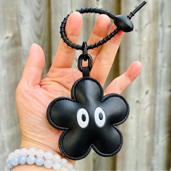 Faux Leather Keychain Flower Bag Charm Car Key Charm - Picture 1 of 3